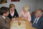 Milspe: Alt und Jung im Gespr�ch