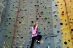 AlleinLEBENde an der Kletterwand