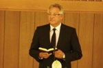 Bischof hält Gottedienst in Wetter